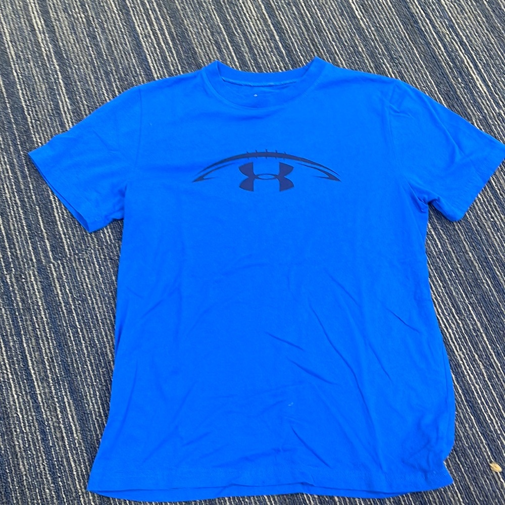 Boys Underarmor shirt